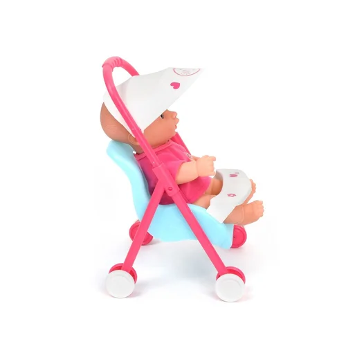 petite-fille-avec-poussette-et-accessoires-jouet-fille-1
